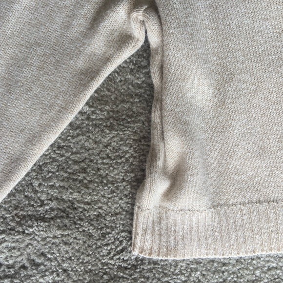 H&M DIVIDED beige/oatmeal cropped sweater size XL - Picture 3 of 10